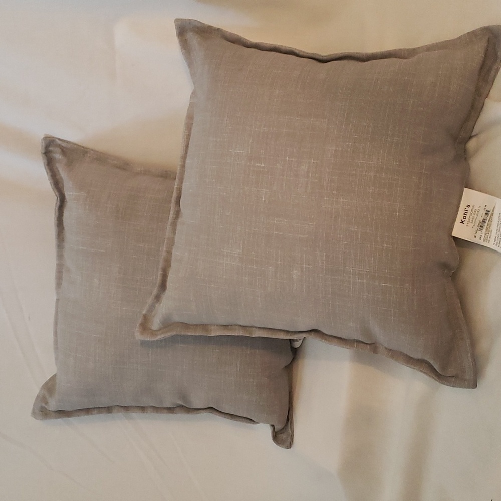 Set of two indoor/outdoor gray pillows